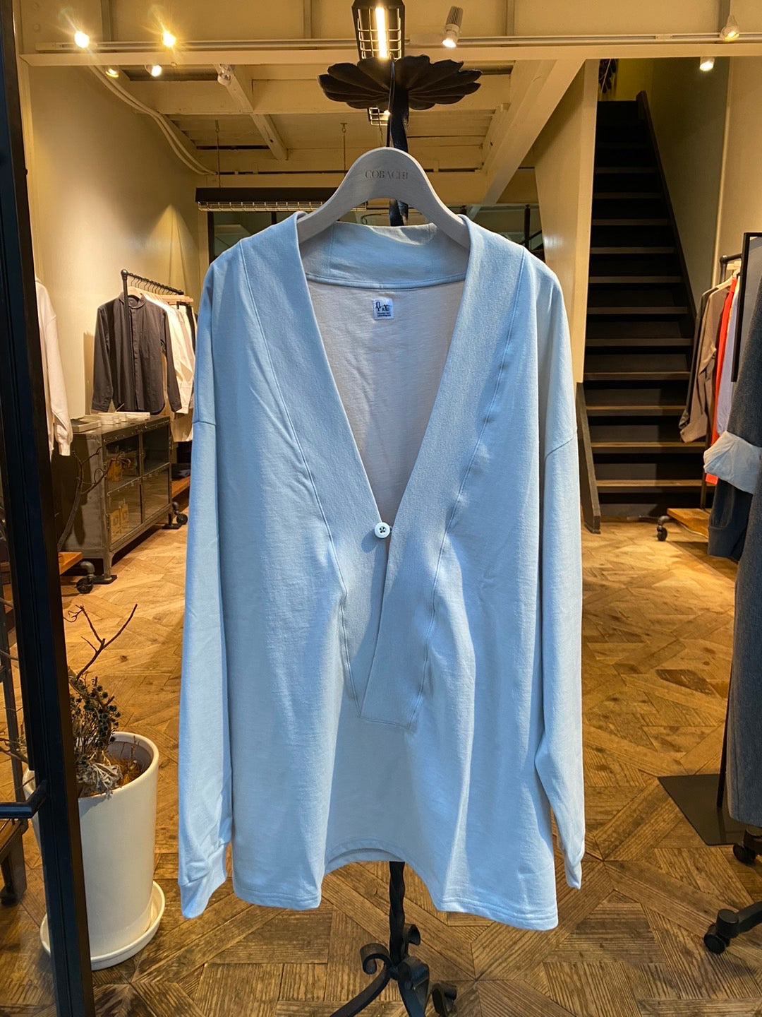 1B pullover shirt ice gray
