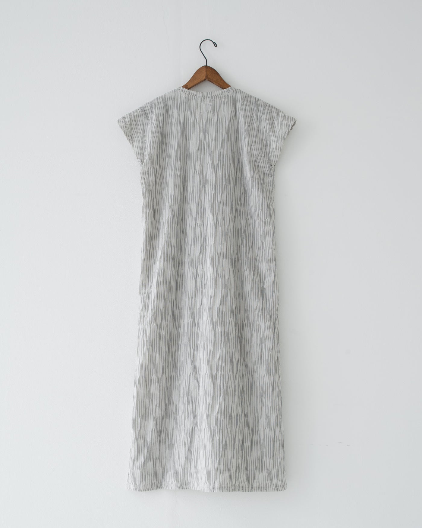 【予約商品】tucked dobby french-sleeve dress