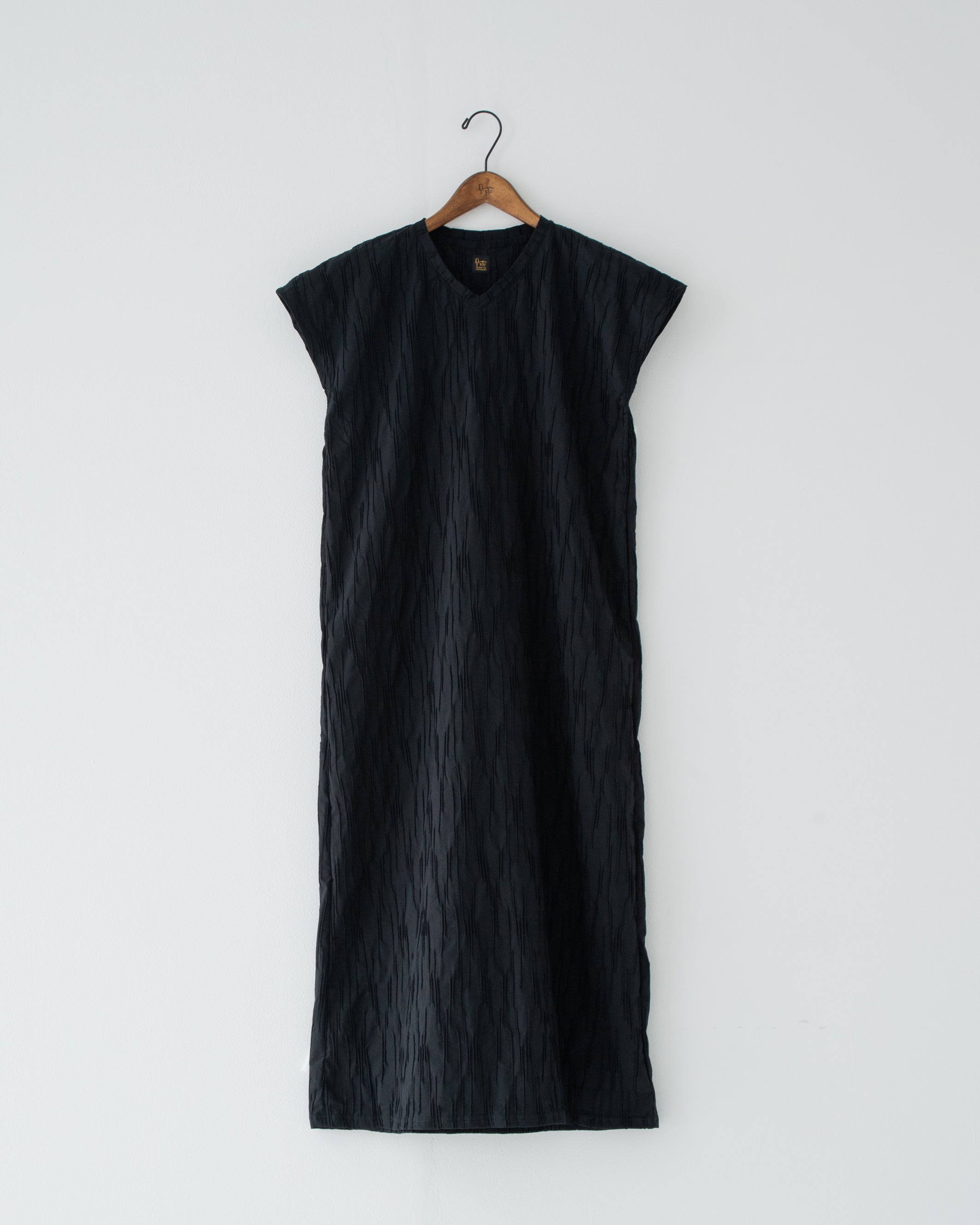 【予約商品】tucked dobby french-sleeve dress black