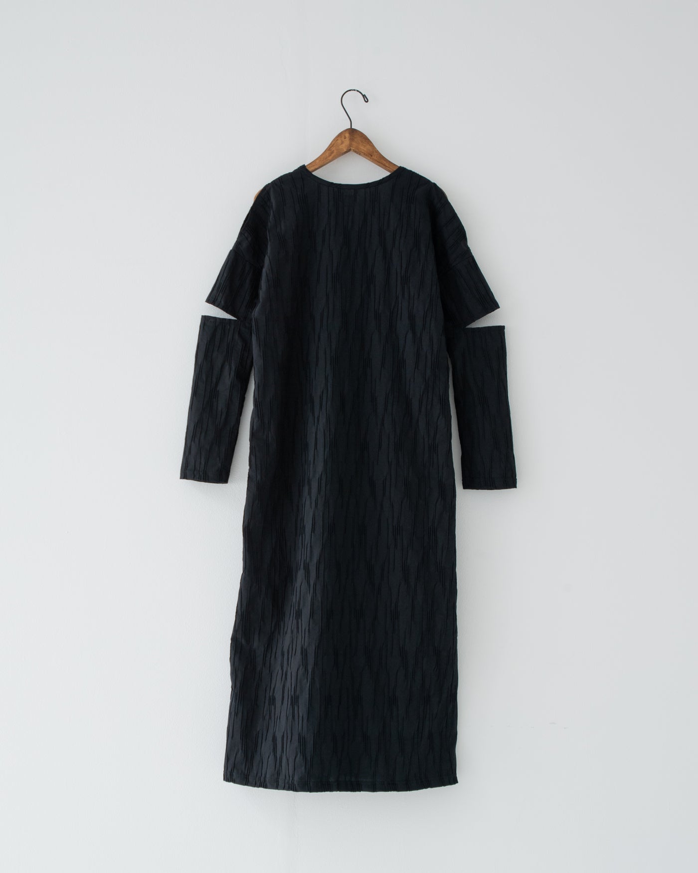 【予約商品】tucked dobby slit dress