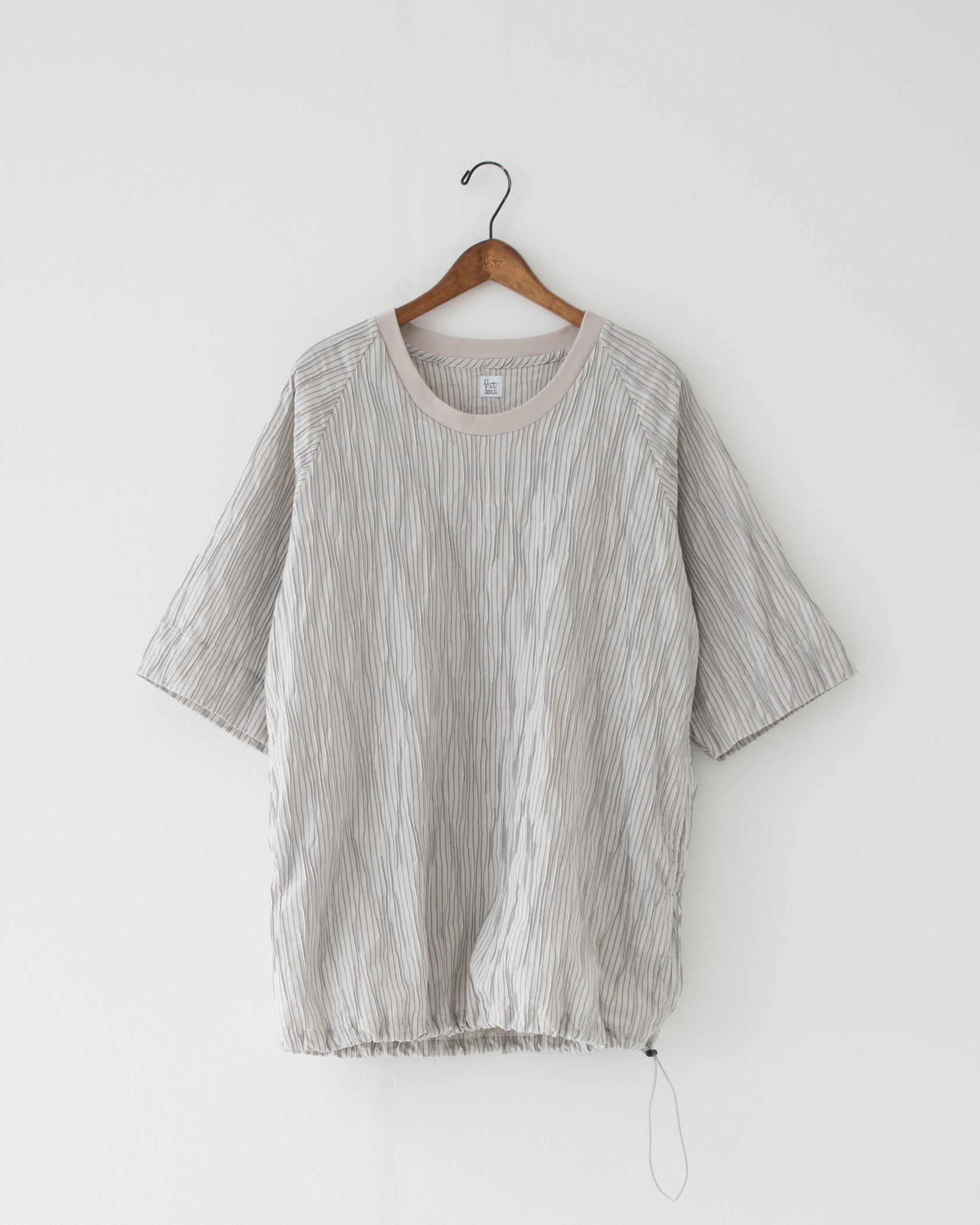 【予約商品】tucked dobby poncho shirt striped beige