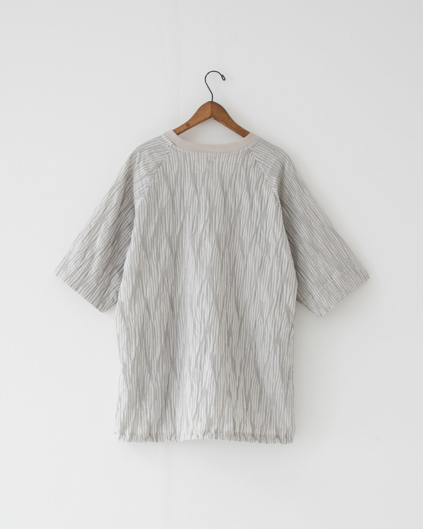 【予約商品】tucked dobby poncho shirt