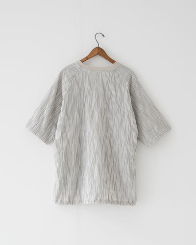 【予約商品】tucked dobby poncho shirt