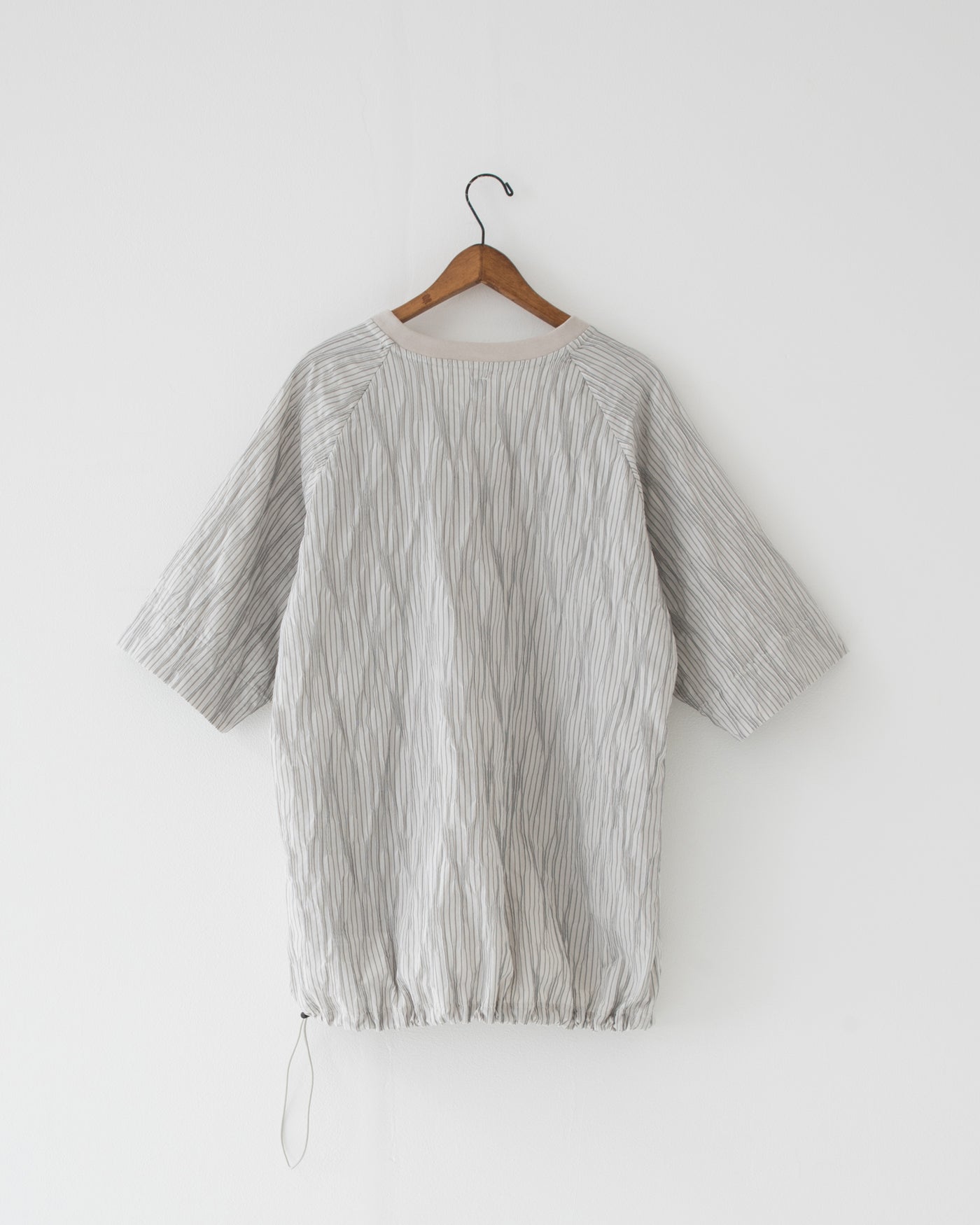 【予約商品】tucked dobby poncho shirt