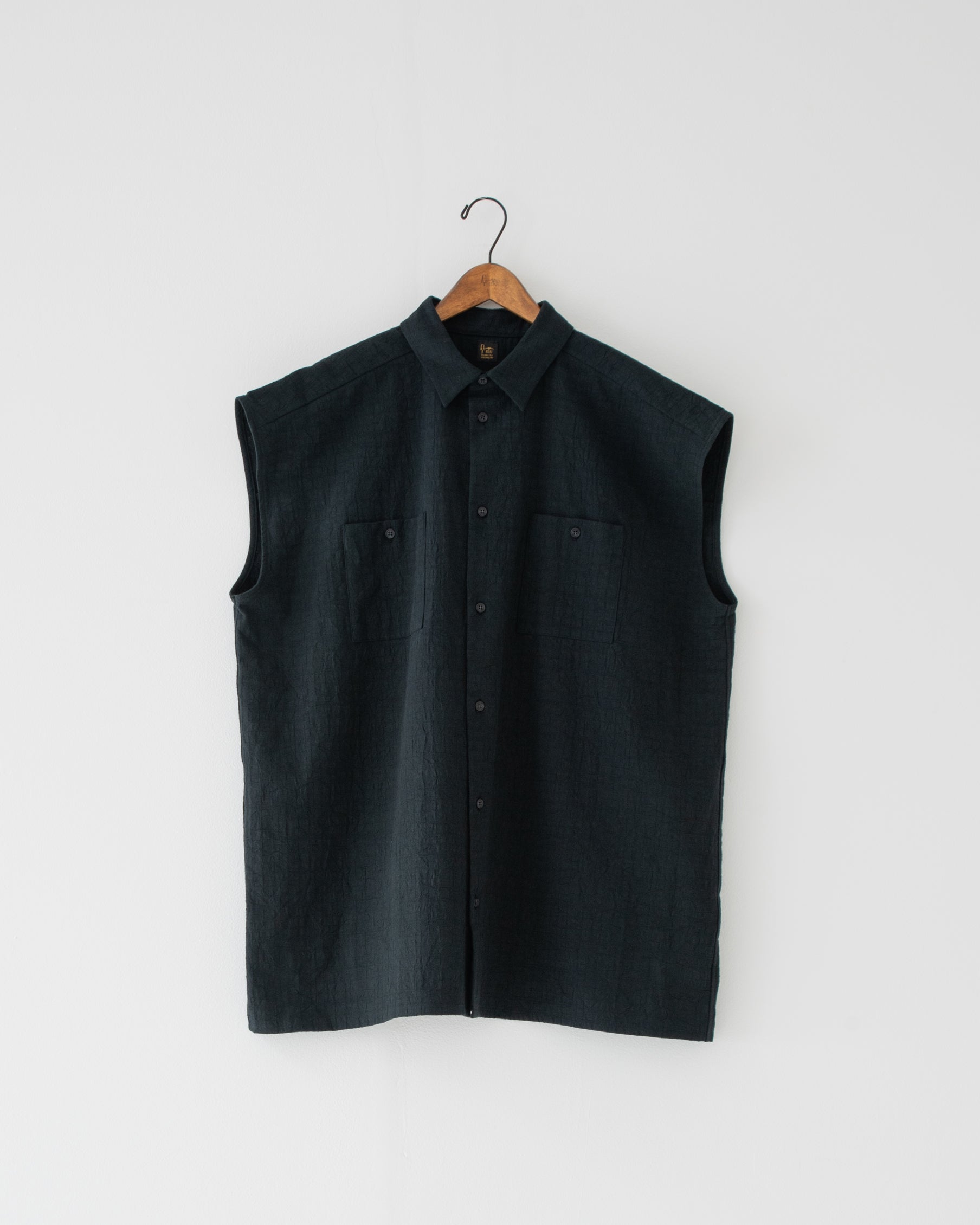 【予約商品】wrinkled effect sleeve-less shirt sumi