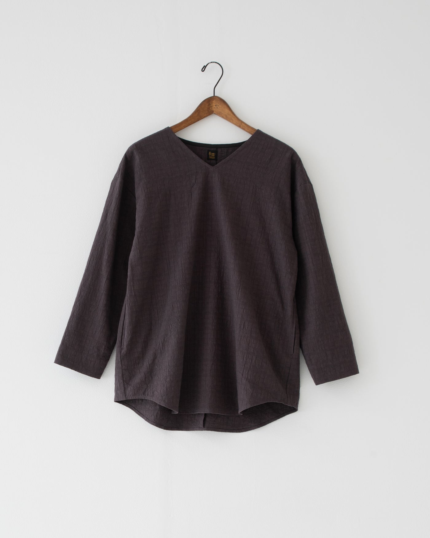 【予約商品】wrinkled effect v-neck pullover