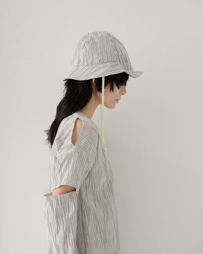 【予約商品】tucked dobby slit dress