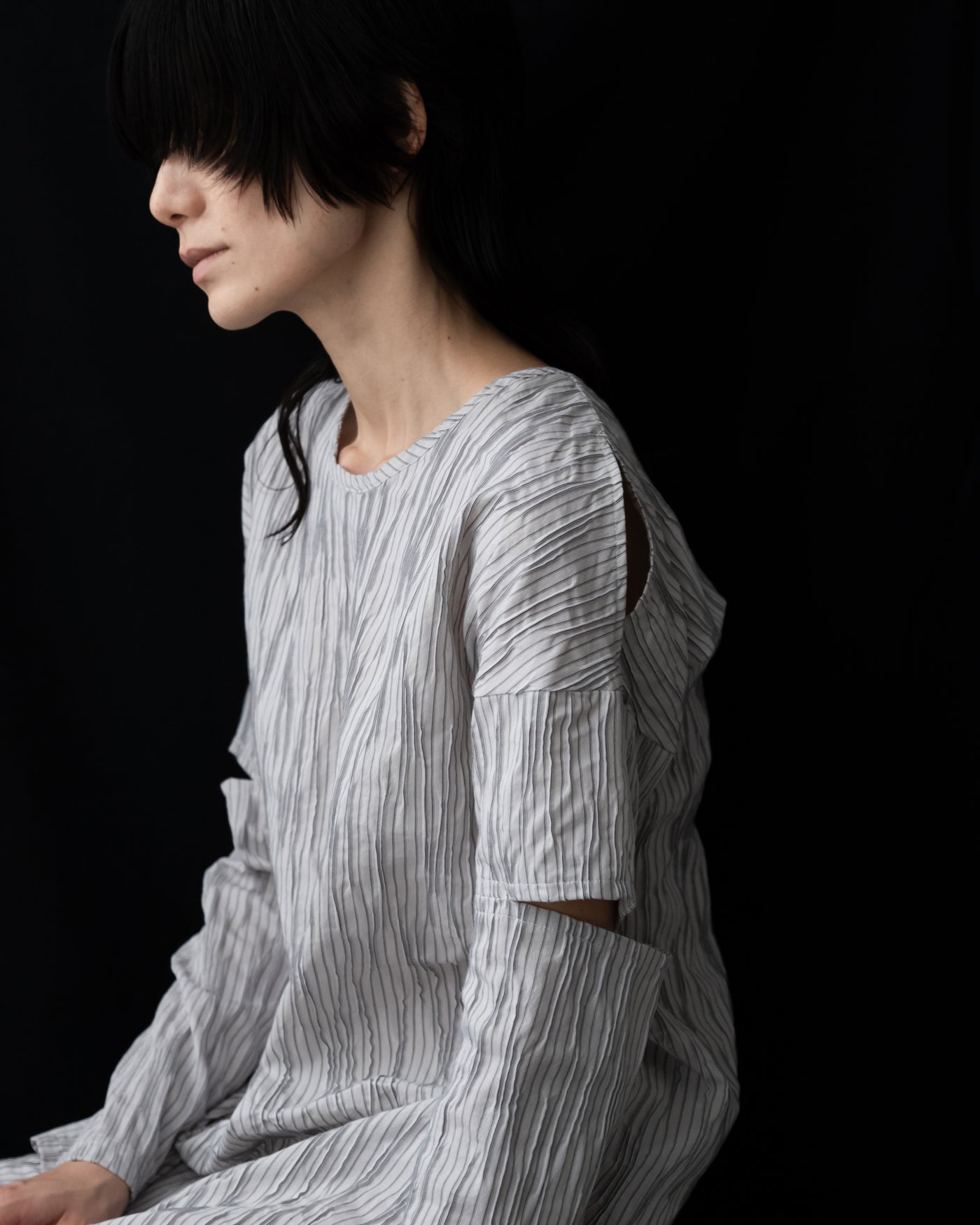 【予約商品】tucked dobby slit dress