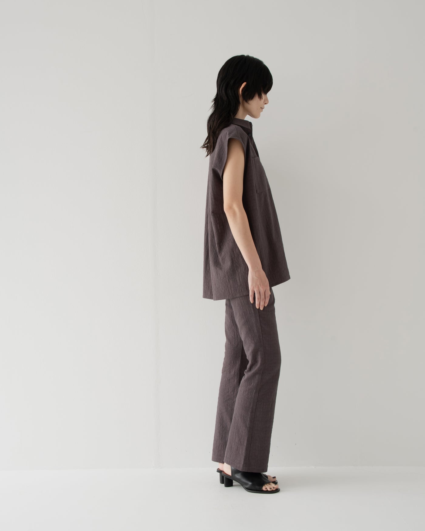 【予約商品】wrinkled effect sleeve-less shirt