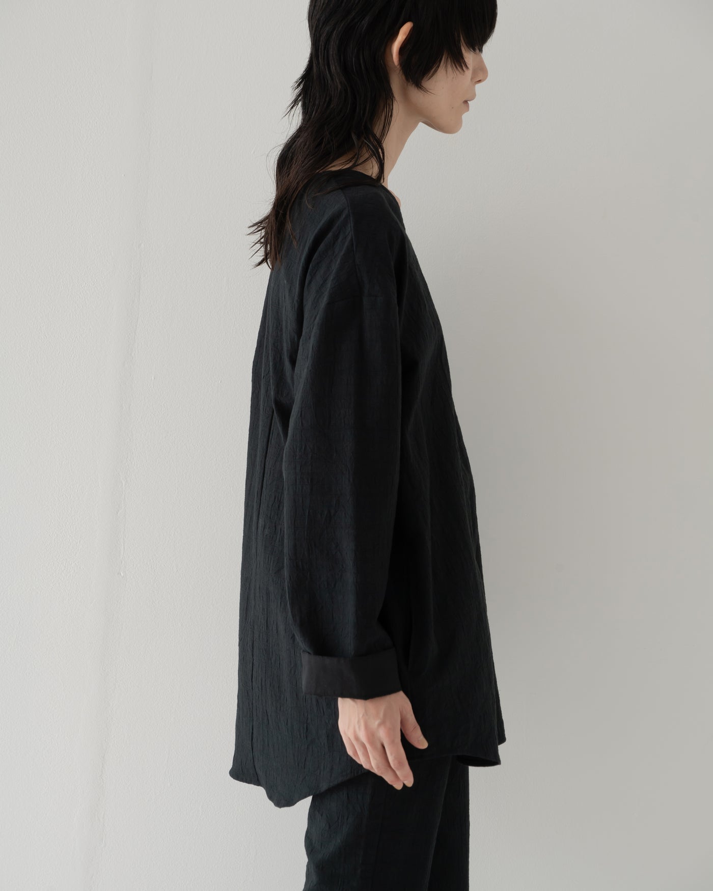 【予約商品】wrinkled effect v-neck pullover