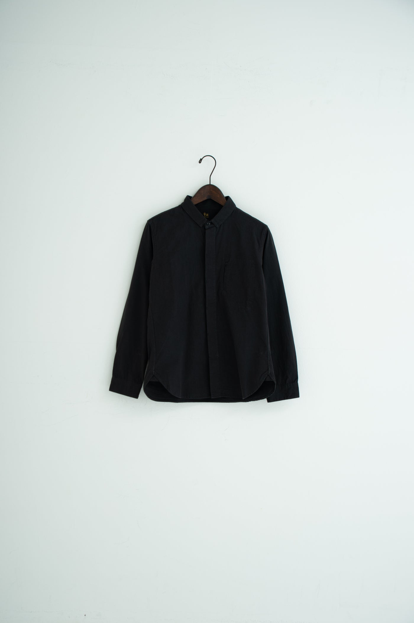 square collar shirt