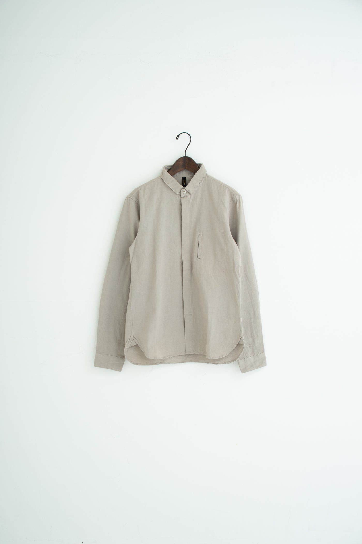 square collar shirt