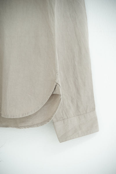 square collar shirt