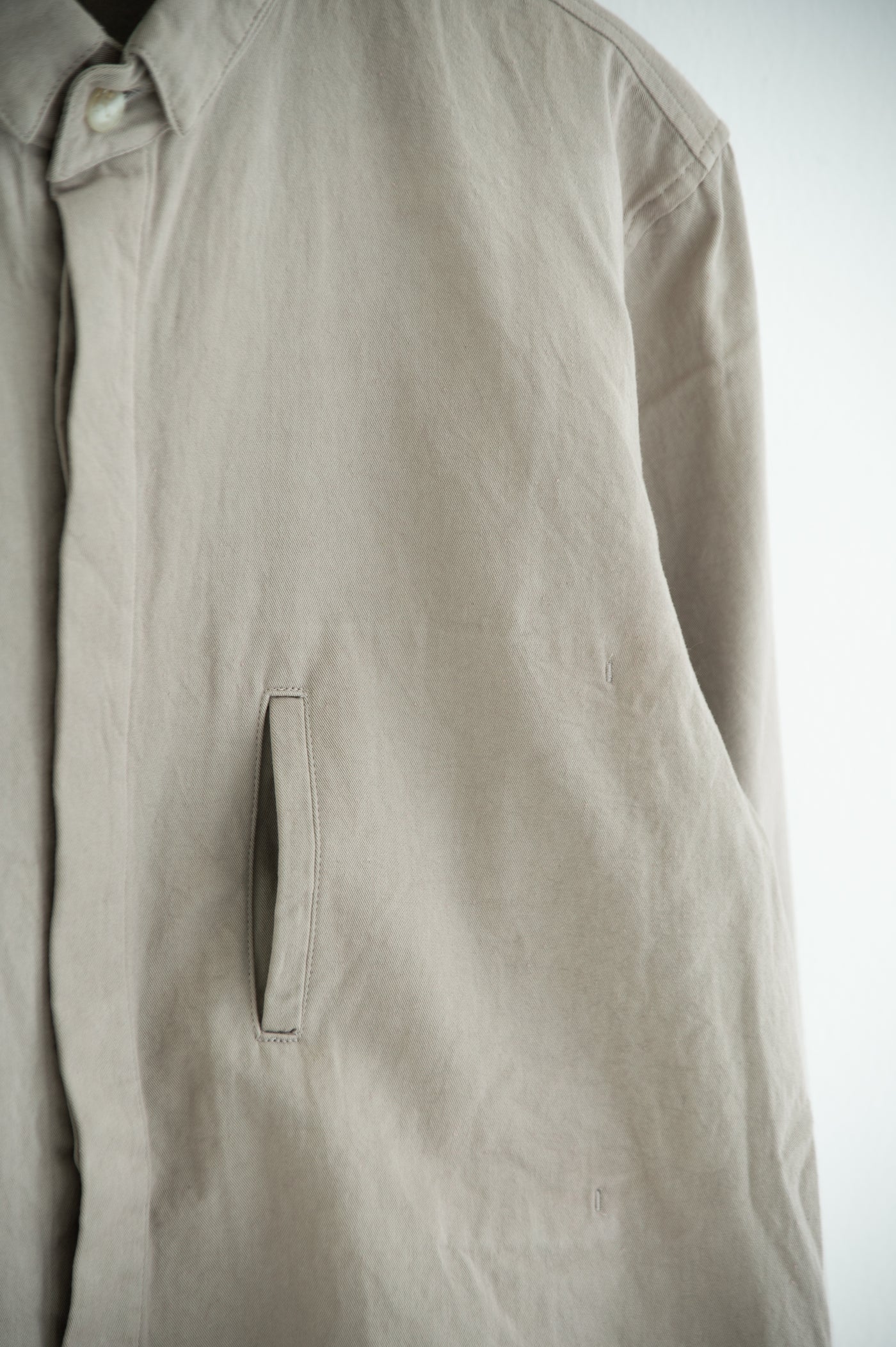 square collar shirt