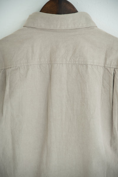 square collar shirt