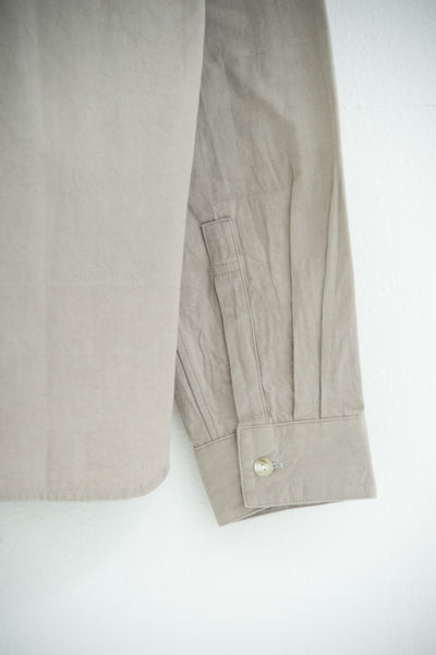 square collar shirt