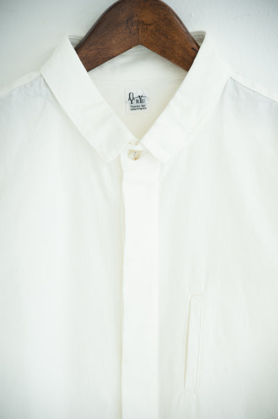 square collar shirt