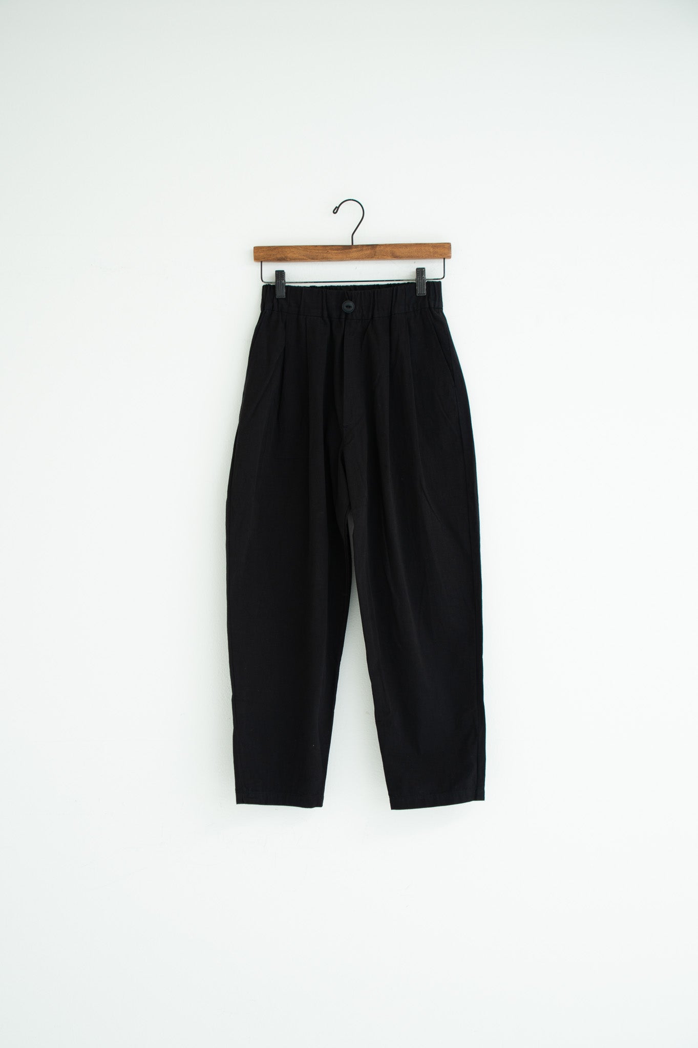 two-tuck wide pants sumi