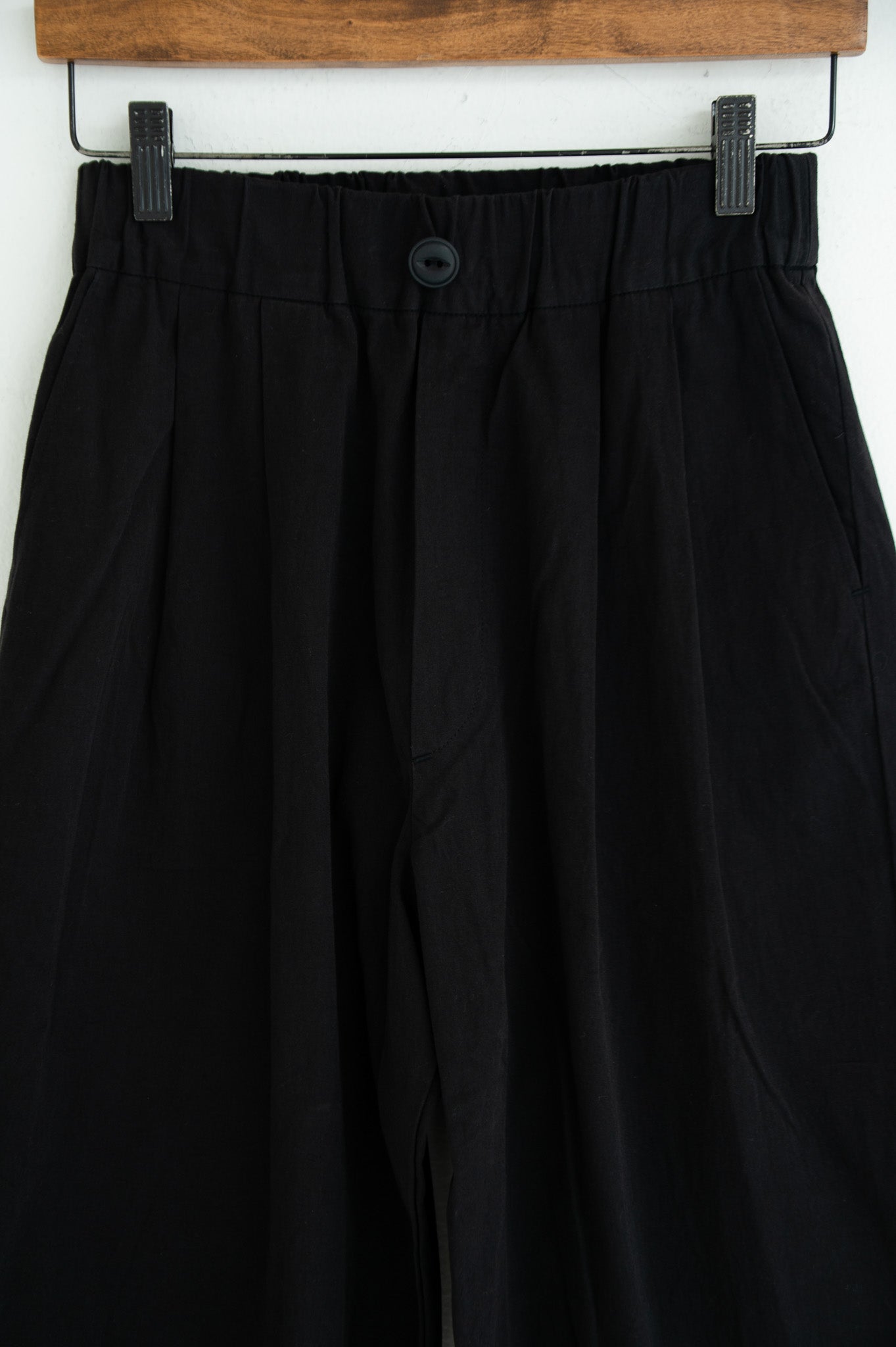 two-tuck wide pants