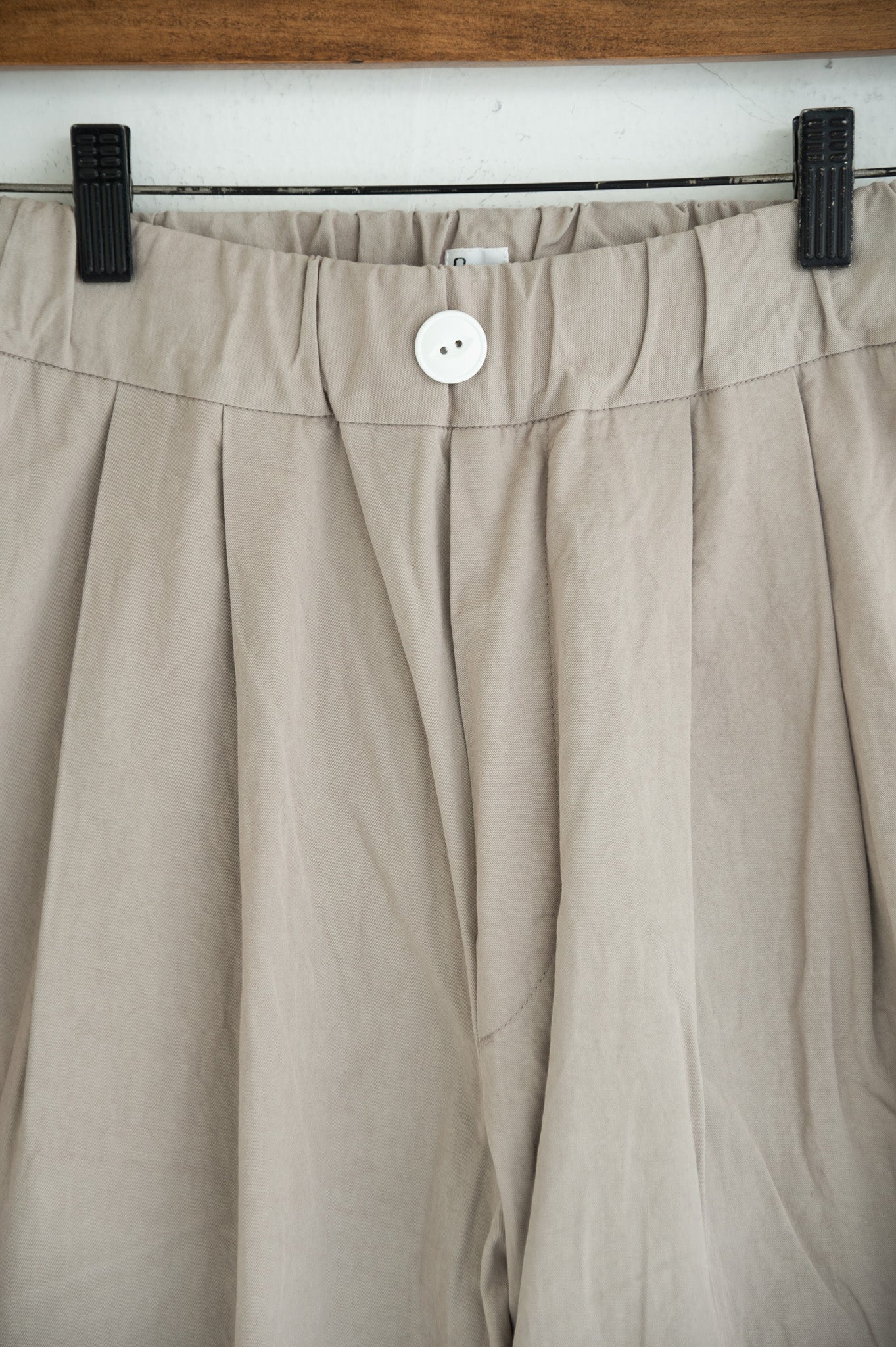 two-tuck wide pants