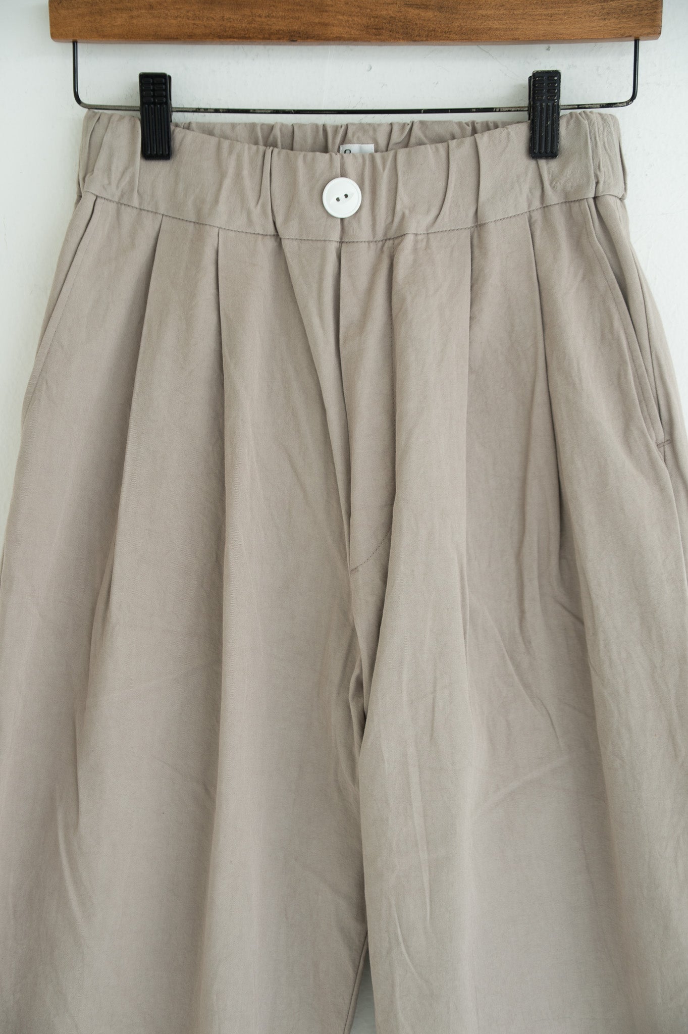 two-tuck wide pants