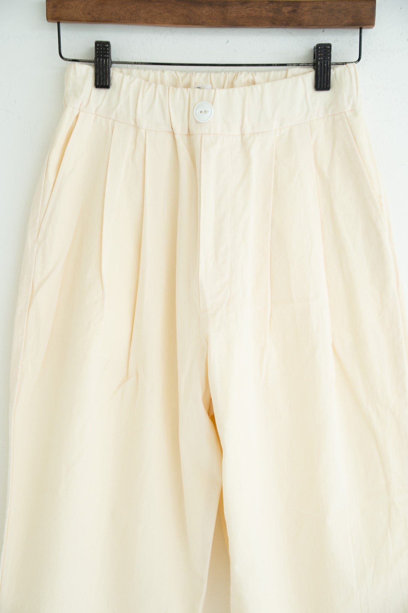 two-tuck wide pants