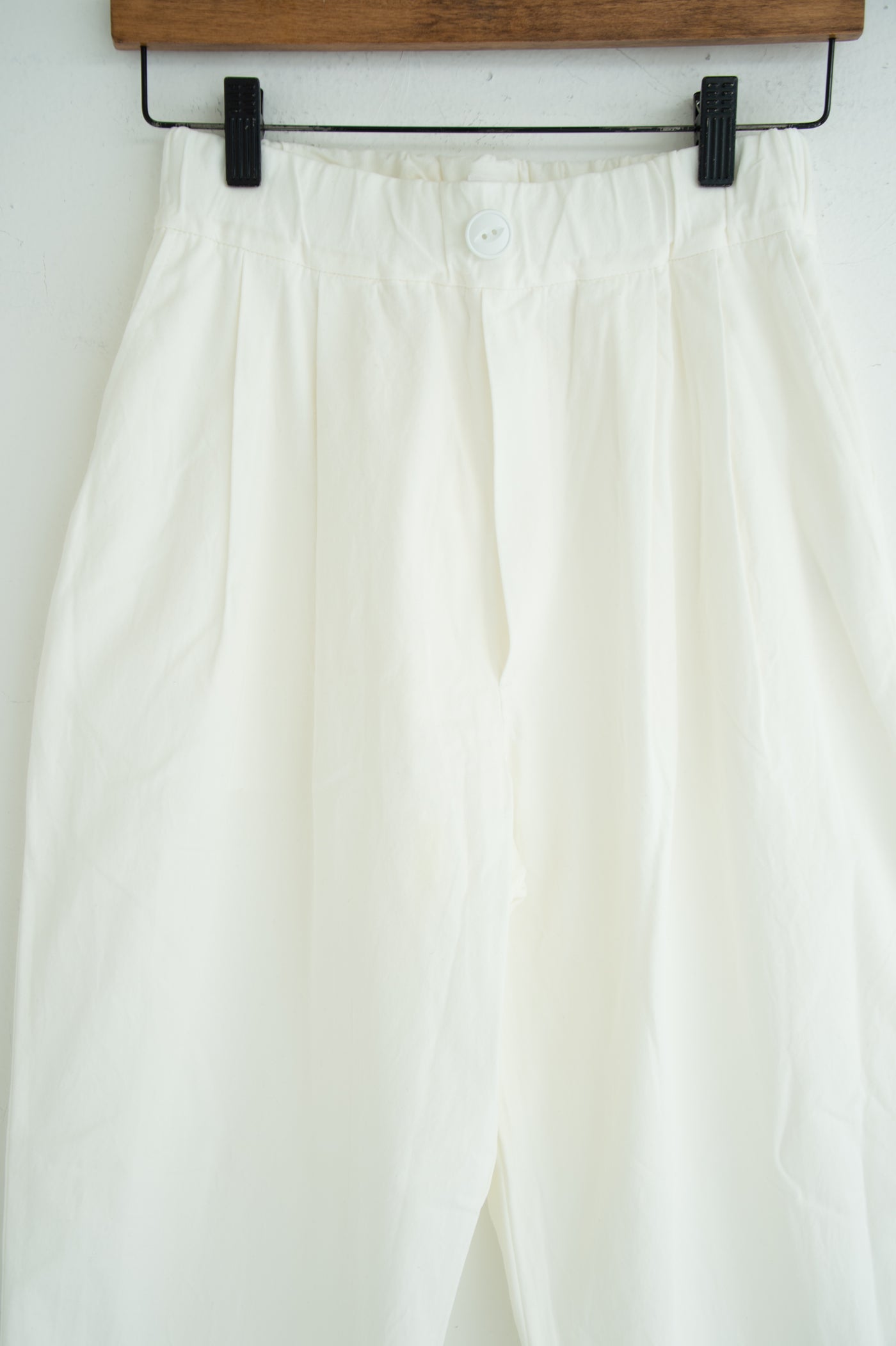 two-tuck wide pants