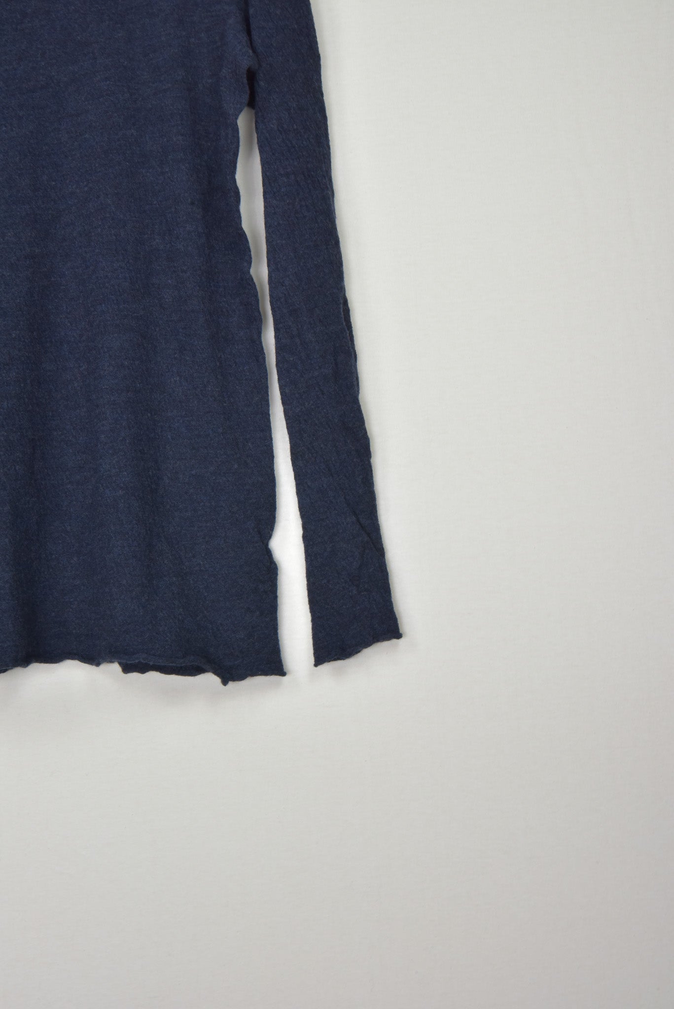 washable wool gauze r-neck knit