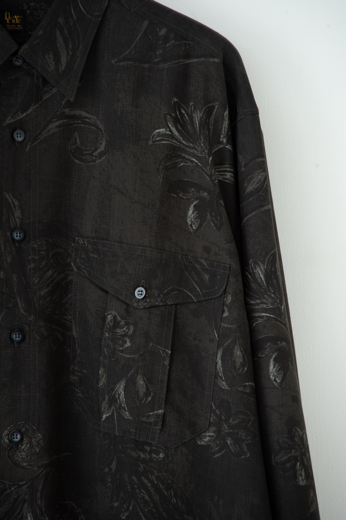 Kazakh long-sleeve shirt