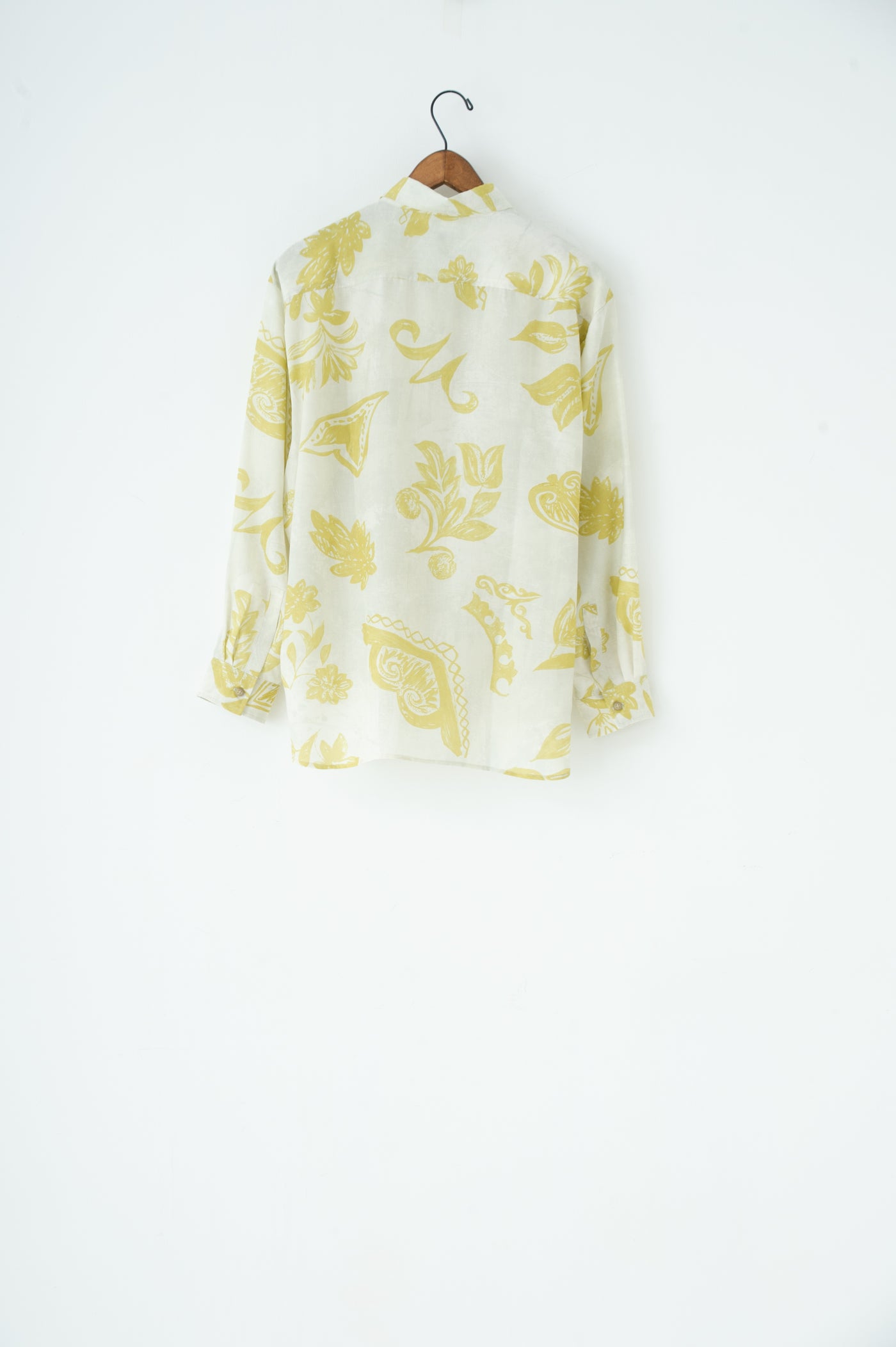 Kazakh long-sleeve shirt