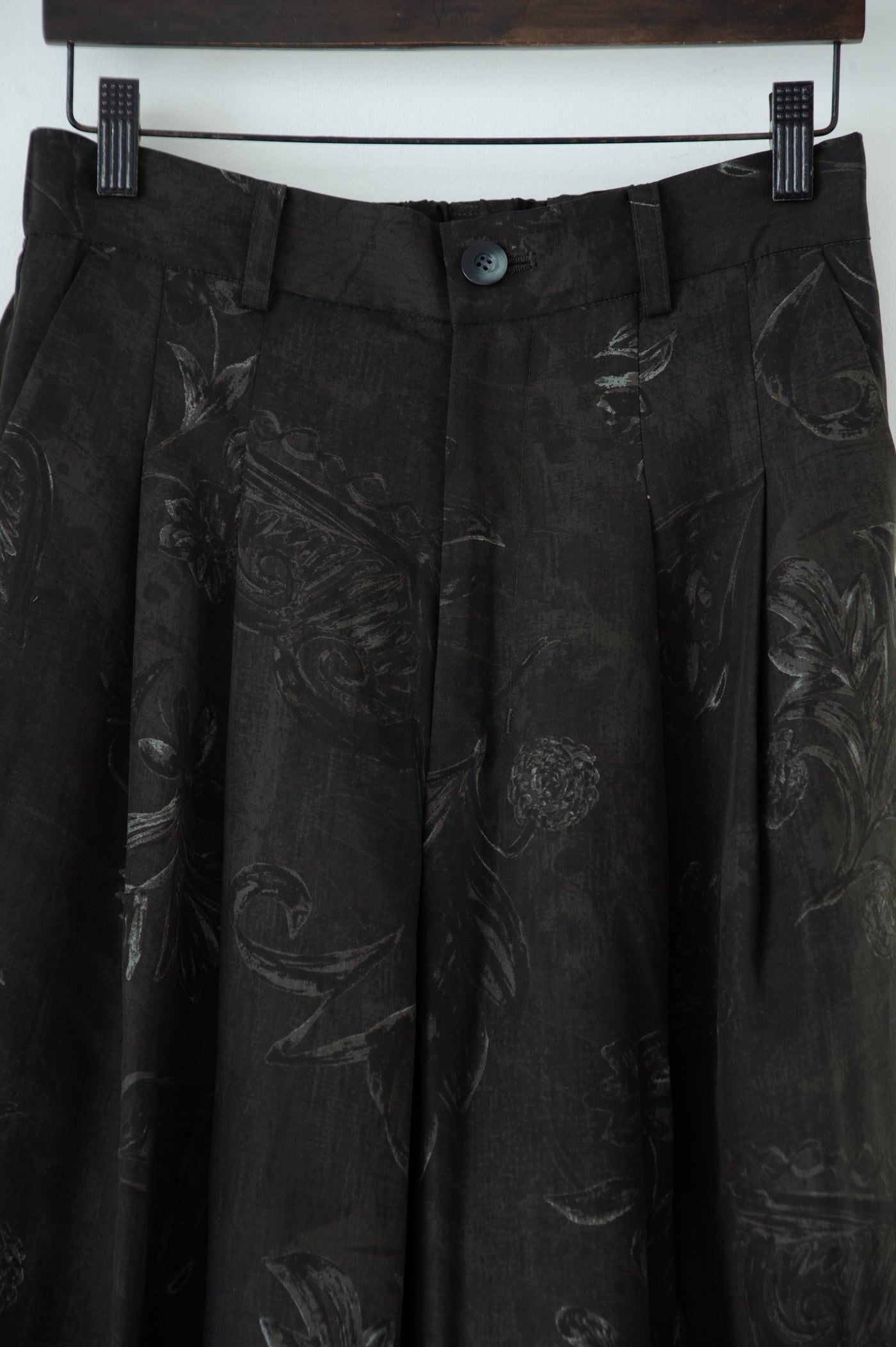 Kazakh drape slacks