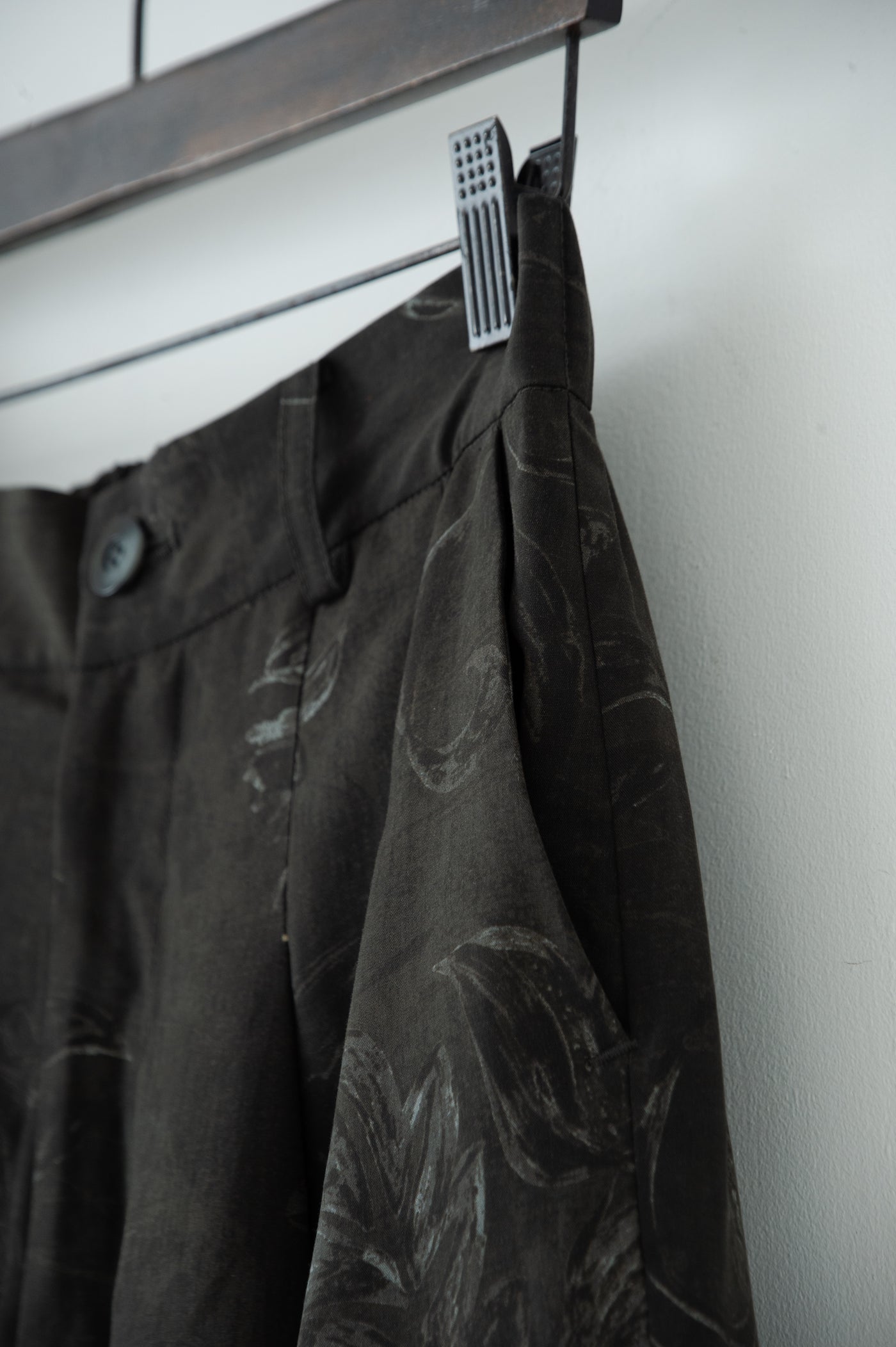 Kazakh drape slacks