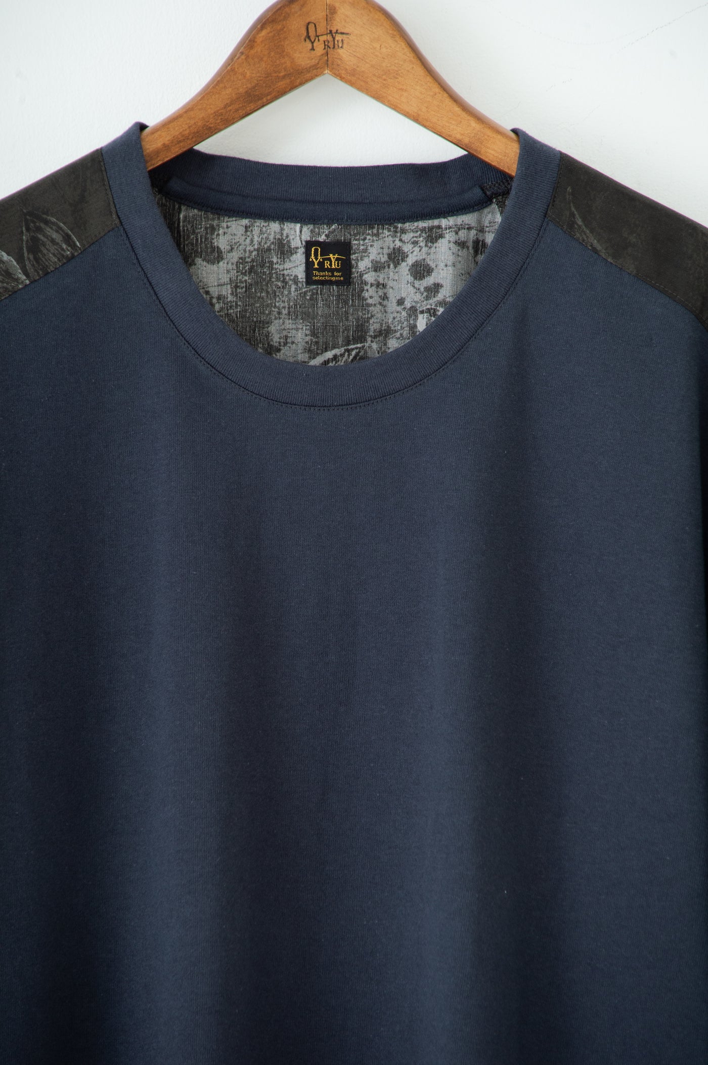 Kazakh docking pullover shirt