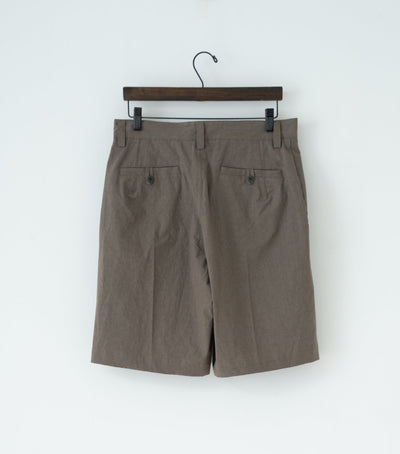 dump one-tuck shorts