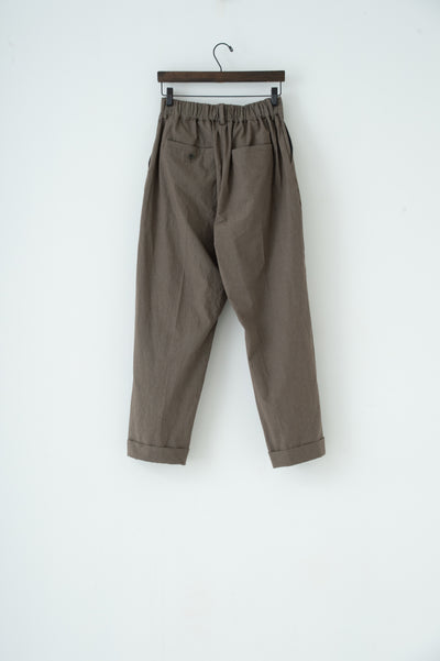 dump two-tuck slacks with belt