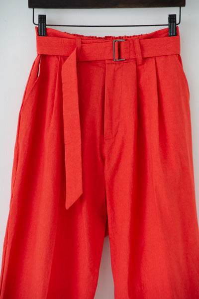 dump two-tuck slacks with belt