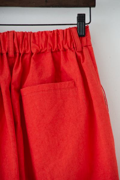 dump two-tuck slacks with belt