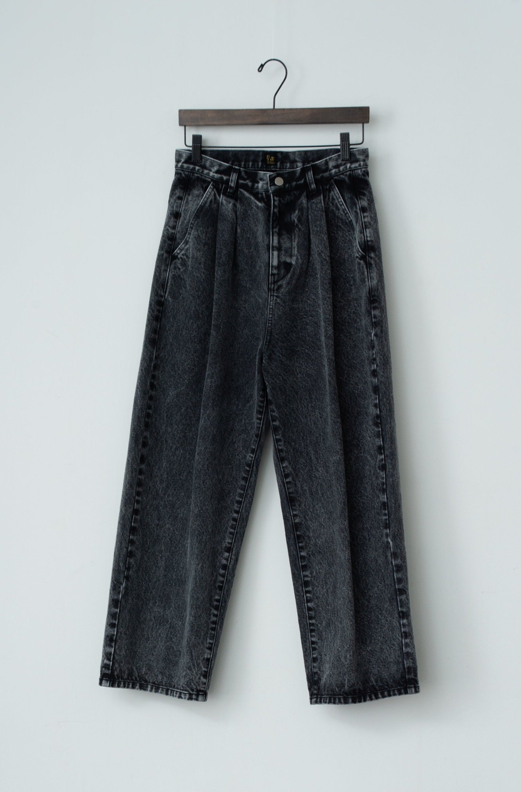 denim two-tuck slacks Black