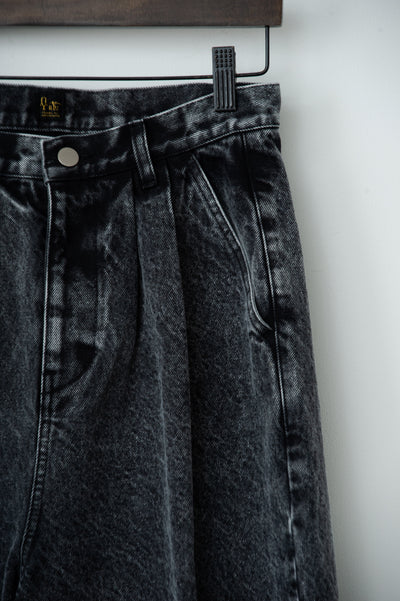 denim two-tuck slacks