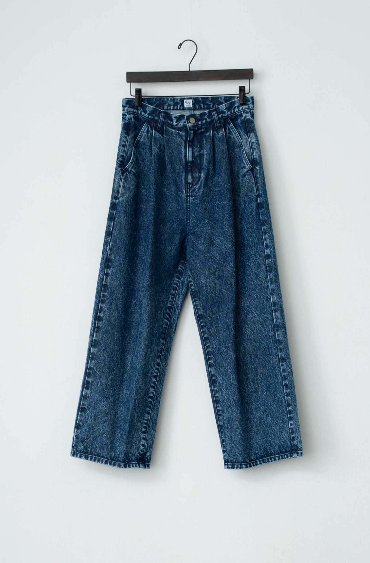 denim two-tuck slacks