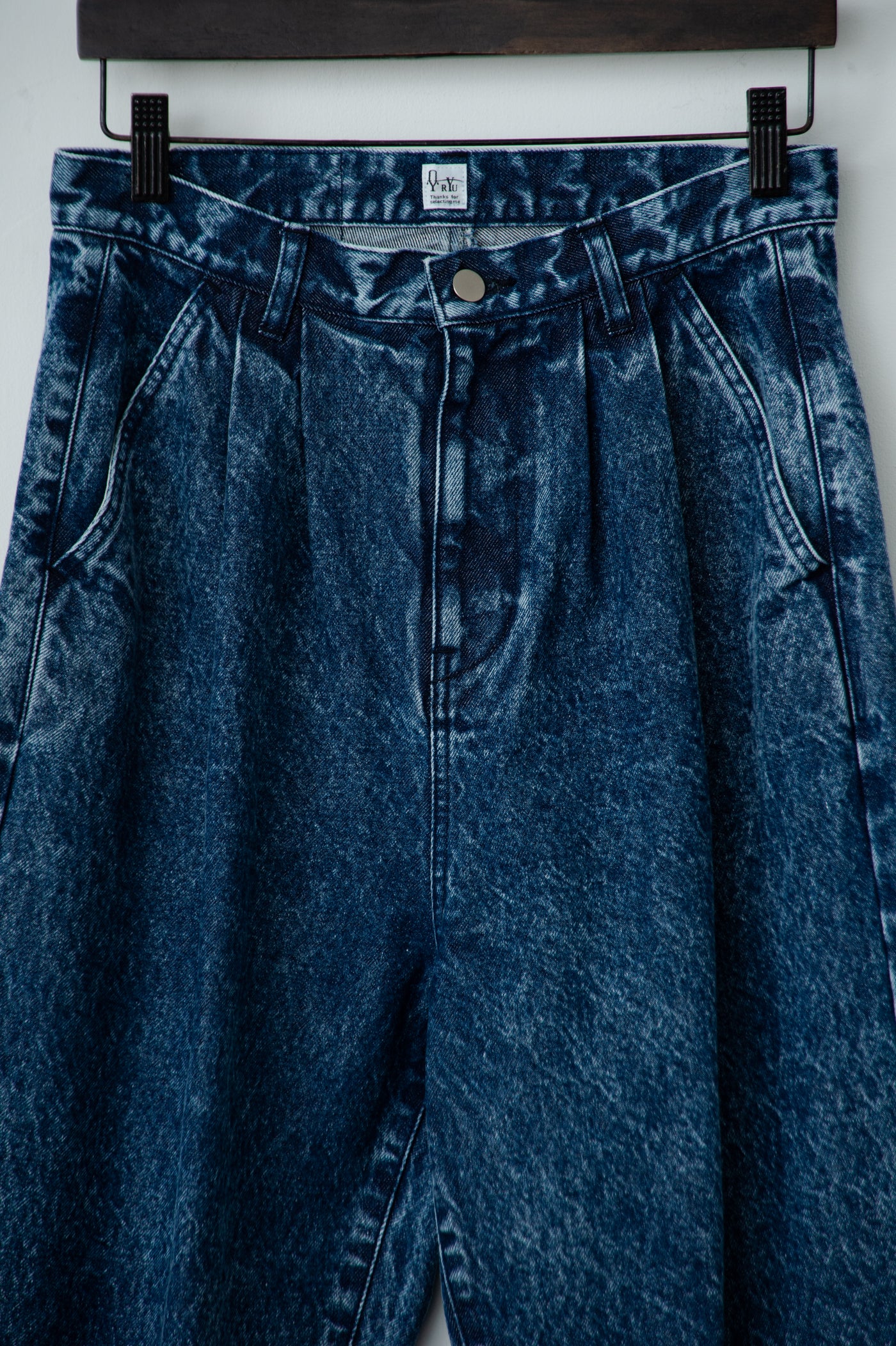 denim two-tuck slacks