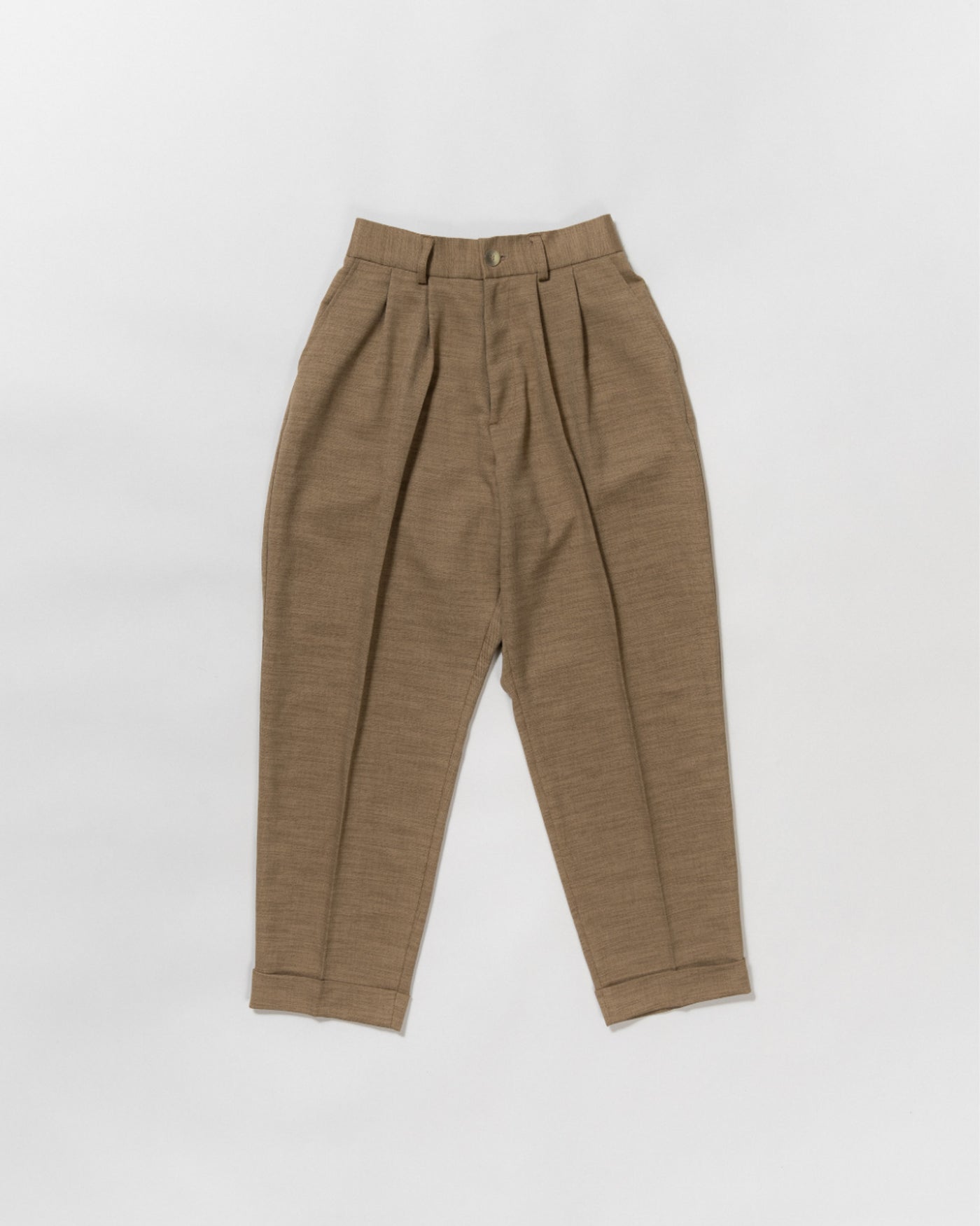 dry slub twill two-tuck slacks