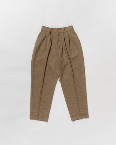 dry slub twill two-tuck slacks