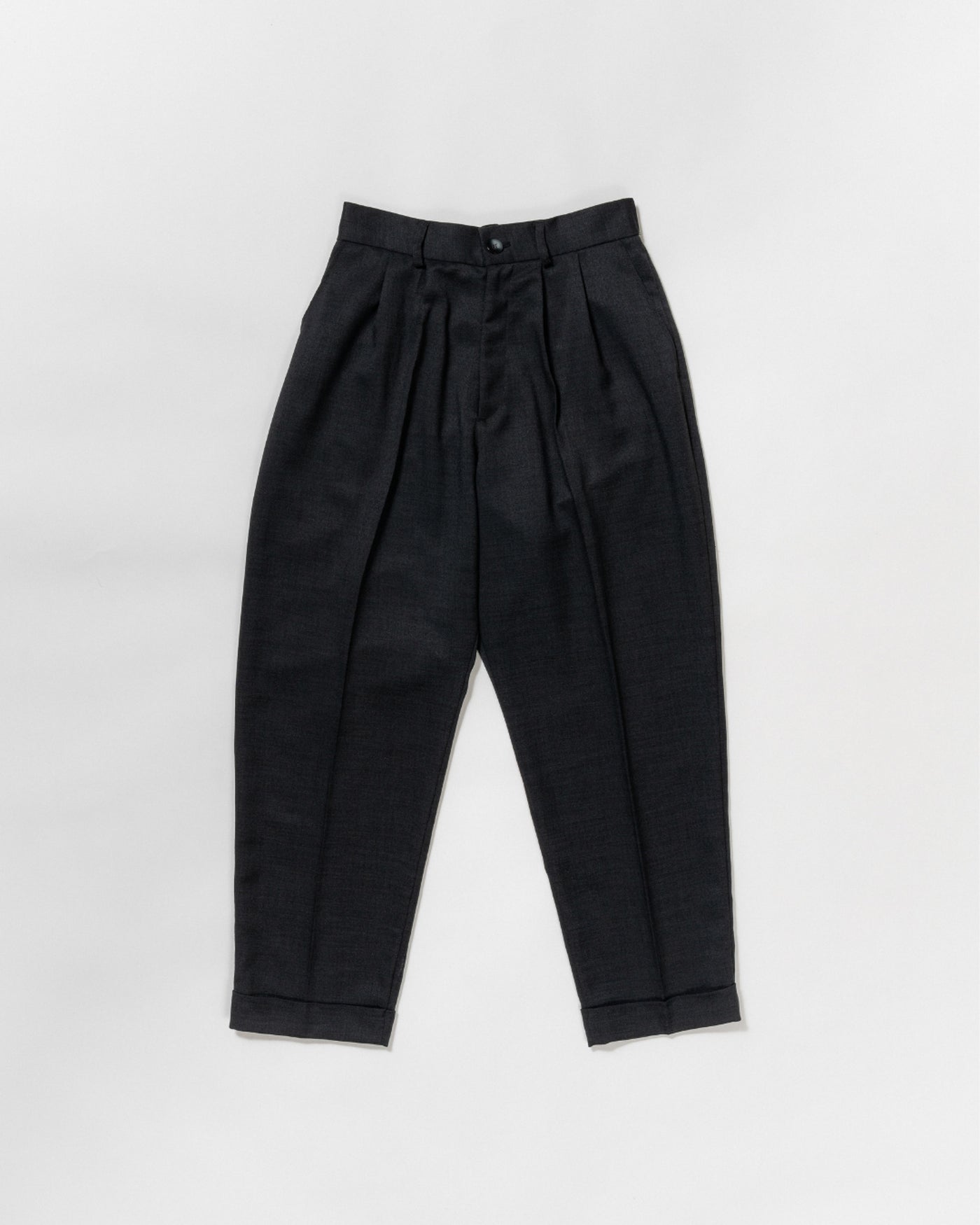 dry slub twill two-tuck slacks